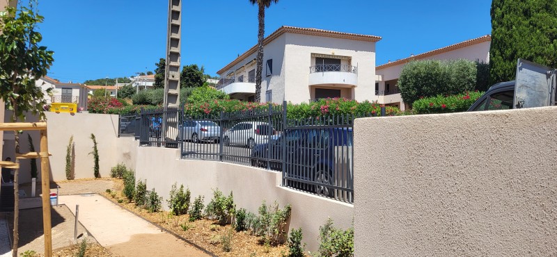 Fourniture et pose de clotures en barreaudage sur la commune de Bandol