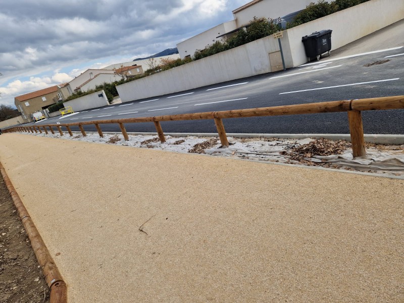 Installation d'une barrière en bois type glissière CYCLO sur Cazan proche d'Aix-en-Provence