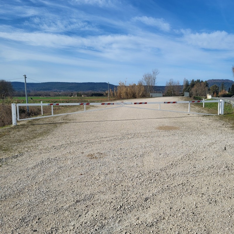 Pose barrières de type DFCI pour le passage de véhicules pour ITER