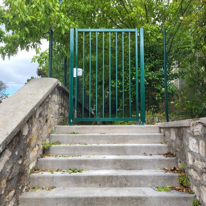 pose de clotures en panneaux rigides sur la commune d Aix-en-Provence pour une copropriété 
